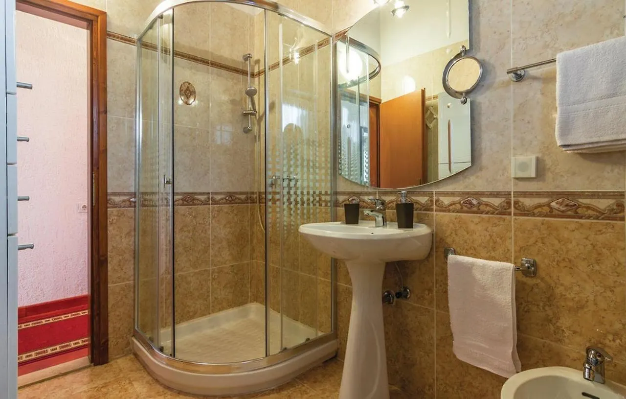 Family Friendly House With A Swimming Pool Sveti Lovrec, Central Istria - Sredisnja Istra - 14432 Sveti Lovrec Pazenaticki Holiday home