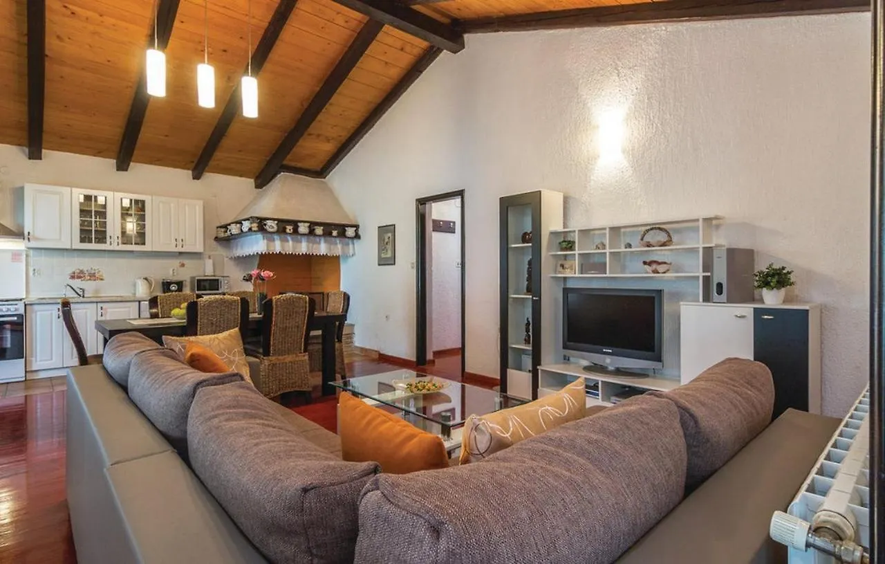 Family Friendly House With A Swimming Pool Sveti Lovrec, Central Istria - Sredisnja Istra - 14432 Sveti Lovrec Pazenaticki Holiday home